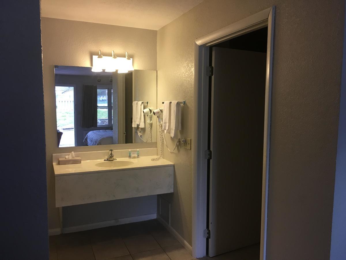 University Inn Cullowhee Bagian luar foto